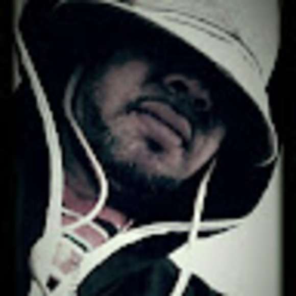 Meet your Posher, Crownd - Picture 1 of 1